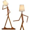 COSTWAY Lampadaire Salon Humanoïde En Bois D'Hévéa Lampadaire Sur Pieds Avec Interrupteur à Pied Et Abat-jour Changeable Pour Salon Chambre à Coucher